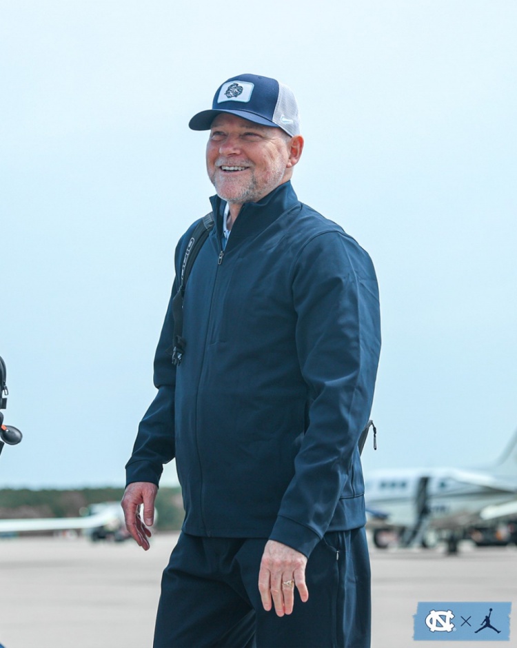 开云线上入口-美记：迈克·马龙以6年5000万美元签约北卡 830万年薪NCAA第二高