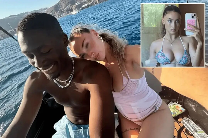 开云网站-【每日足球女神13】斯科尔斯女儿和男友外出度假，社媒晒照大秀性感身材|Ali|曼联|游艇|鸡尾酒_新浪体育_新浪新闻